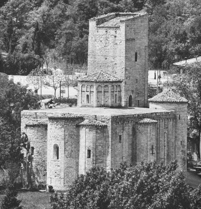ANALÓGIÁK Genga, san Vittore apátsági templom (XI.