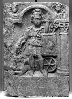 Tanulmányok 3. kép. Nemesis-Diana gladiatrix. Andautonia (Pannonia Superior). Márvány, 1.