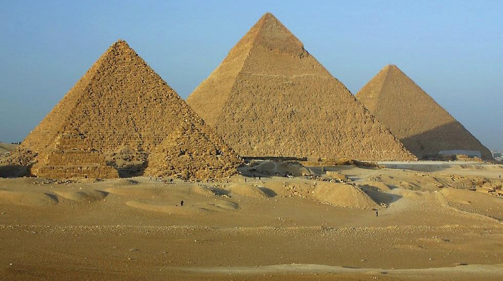 TANÁRI útmutató AZ ÓKORI EGYIPTOM ÉPÍTÉSZETE 15 Az ókori egyiptom építészete Egyiptom építészetének leghíresebb alkotásai a piramisok és a templomok.