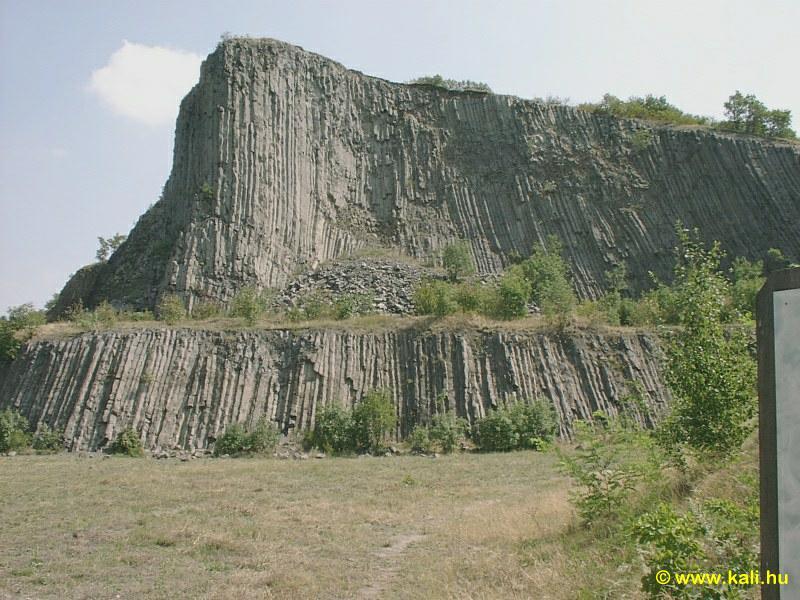 raw material for basalt axes