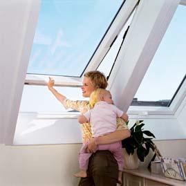 A felnyíló nyitásmód tökéletesen zavartalan kilátást biztosít, mivel a szárny az ablak felsô síkjában nyílik.