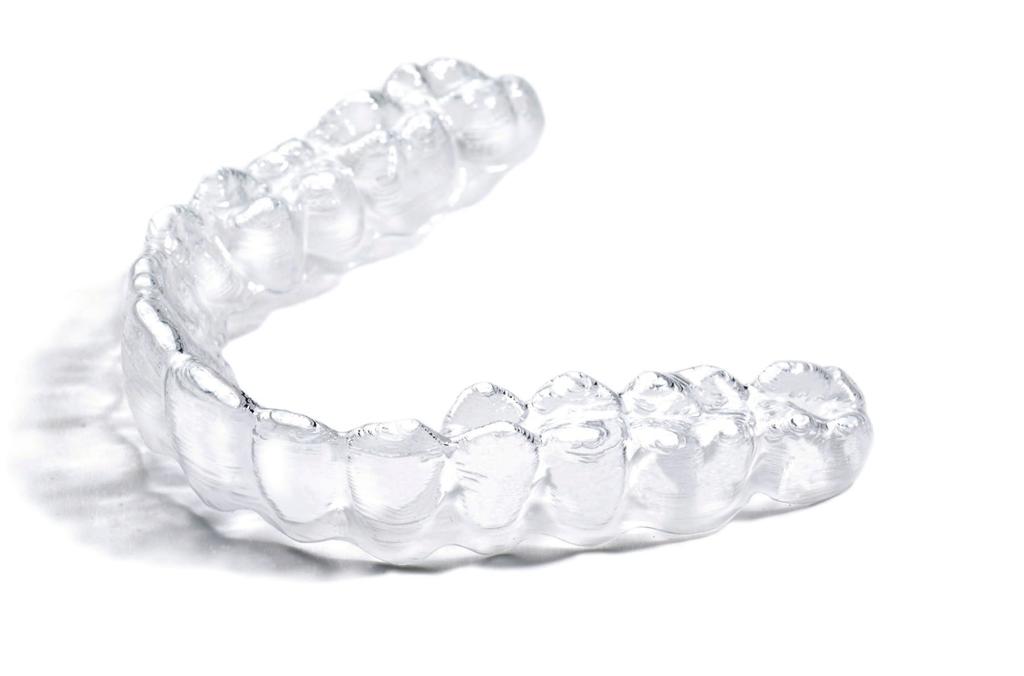 Bevezetés A láthatatlan sínes fogszabályozás több mint 40 éve sokak által elismert sikeres módszer a legkülönbözőbb orthodonciai esetek kezelésére.