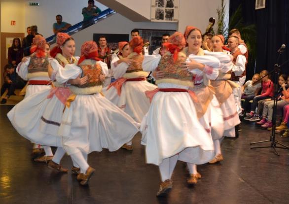 A Horvát Kultúra Hete rendezvénysorozat programjai közül azt sem hagyhatjuk ki, hogy ezekben a napokban remek műsort közvetített az iskolarádió a horvát pop és folk hangfelvételek között válogatva.