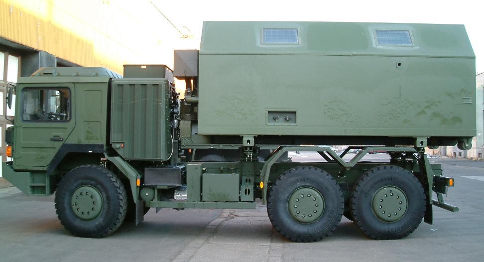 240 DAE-102 típusú Palift hidraulikus horgos emelőberendezéssel szerelt katonai terepjáró-bázisjármű A RÁBA H18 típusú konténerszállító katonai