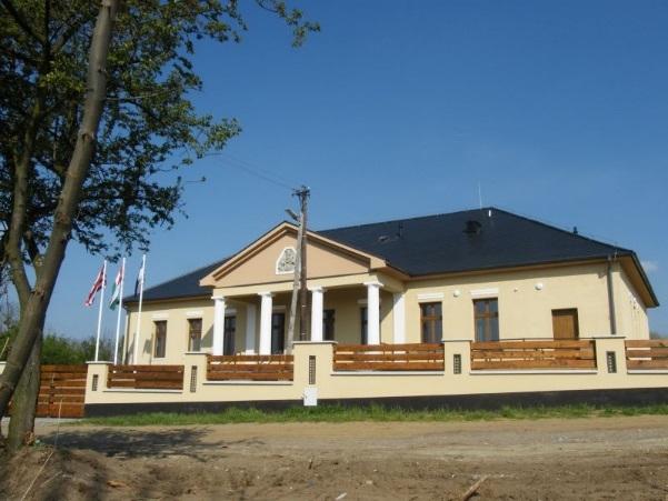 beavatkozási pont (forrás: Google Earth) Nyíradony belterületének határán, közvetlenül a 471. számú főút északi oldalán, az Európa Park két oldalán.