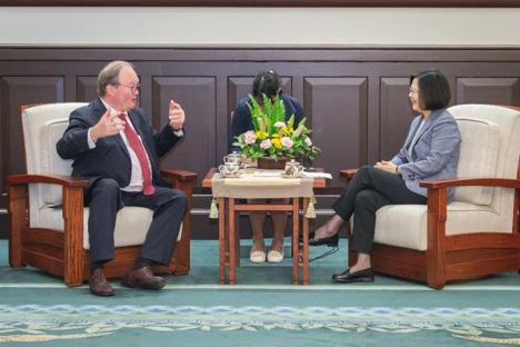 Tajvan-EU kétoldalú befektetési egyezmény Tsai Ing-wen elnök asszony augusztus 9-én azt mondta, hogy Tajvan hajlandó és képes tárgyalásokat kezdeni az EU-val egy kétoldalú befektetési egyezményről