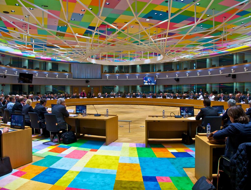 Ülés a Tanácsban Európai Unió 3.3. Második olvasat Mihelyt a Parlament kézhez kapja a Tanács első olvasatbeli hivatalos álláspontját, megkezdődik az eljárás második olvasatbeli szakasza.