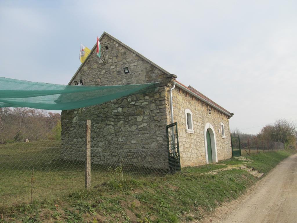 Város Polgármestere 2051 Biatorbágy, Baross Gábor utca 2/a Telefon: 06 23 310-174/213 mellék Fax: 06 23