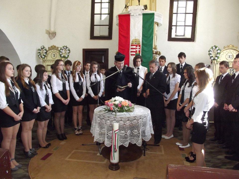 érát a templom padlásán vészelte át.