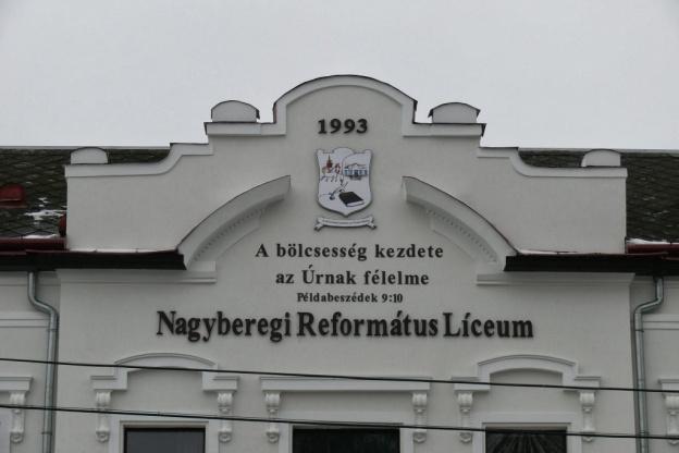 Liceum Áldott, drága fiatal