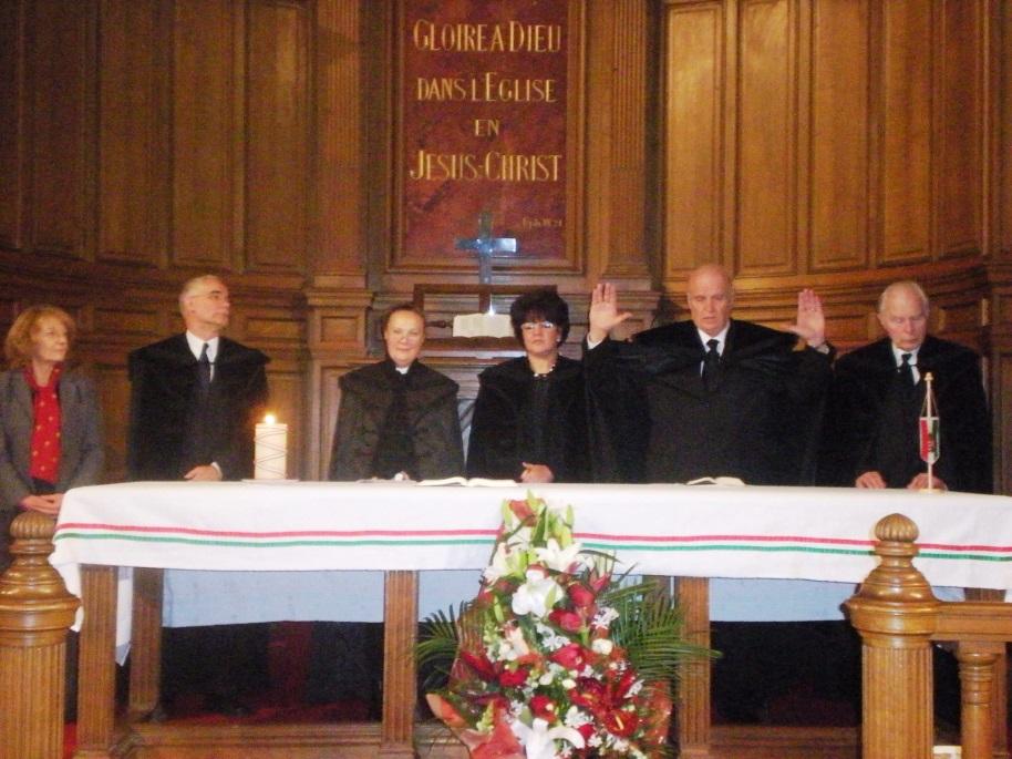 nyugalomba vonult Paptamási szolgálatából Párizs 85 éves, 2012.