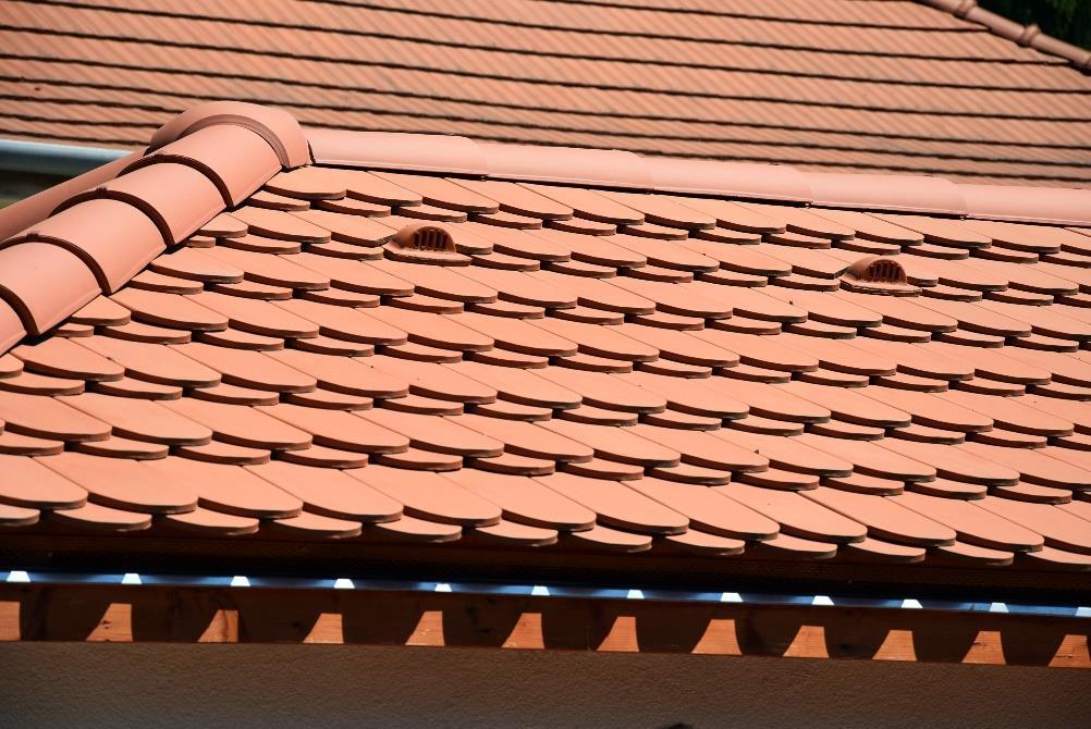 19 Tetőforma Új épület kialakításakor a szomszéd tetőkhöz szükséges alkalmazkodni.