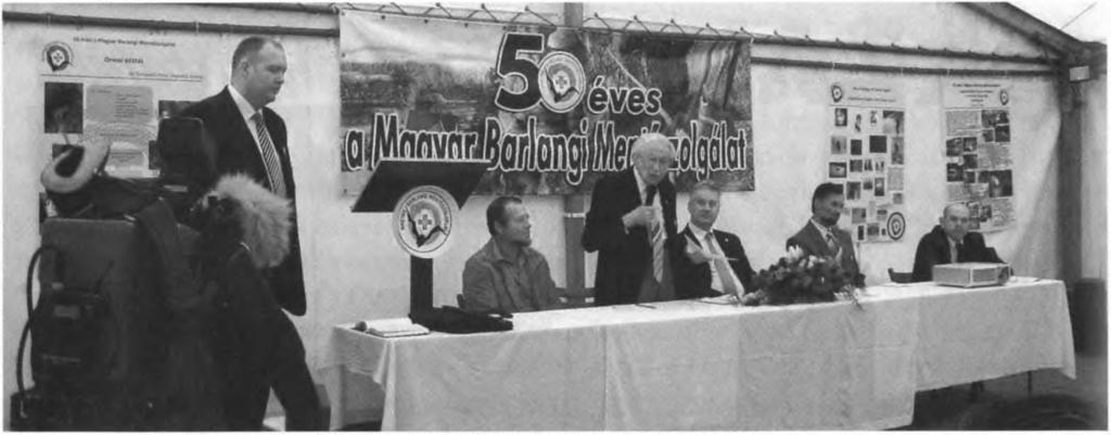 A megnyitó beszédek elhangzása után Dr.