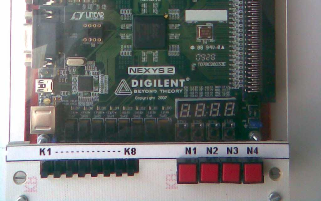 Mikroprocesszor: Egy chipen kialakított LSI áramkör, mely a számítógép CPUjának a funkcióját látja el.