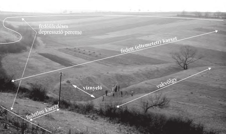 8. kép Tipikus víznyelő a Zombor-lyuk (Aggteleki-karszt). Forrás: a szerző felvétele Photo 8 A typical ponor is Zombor-lyuk (Aggtelek karst).