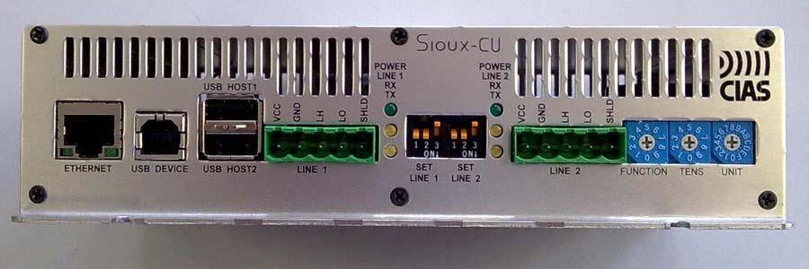 Az előlap részei, balról haladva: - 1 Ethernet csatlakozó (opcionális PoE táplálás)(ethernet) - 1 USB csatlakozó (USB DEVICE) - 1 csatlakozó dupla USB Host port (USB HOST1 és USB HOST2) nincs