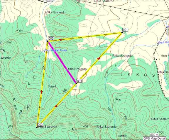 telepítési helye a 001-es pont közelében, a 002-es ponttal ellentétes oldalán a 001 és 004 pontokat összekötő szakasznak.