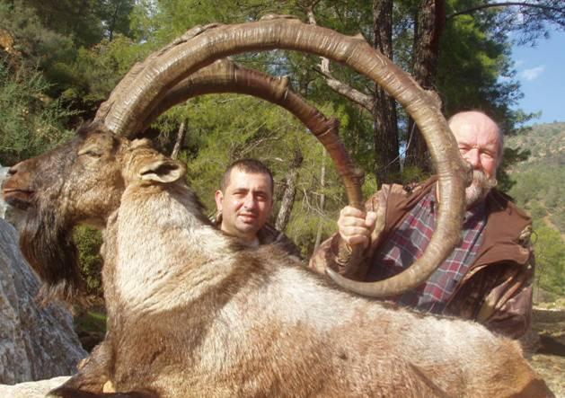 A bezoár állomány minősége kiváló állománysűrűség mellett átlagos, a Mistral-vendég által lőtt legjobb bak szarvhossza 125 cm volt.