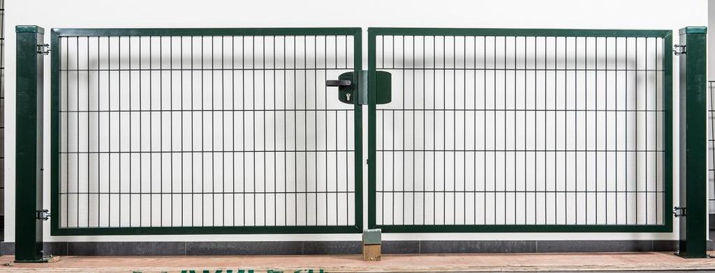 K KAPUK ÉS KISKAPUK ALCATRAZ Kétszárnyú kapu Tartozékok: Oszlopok - (egyszárnyúnál) ZN+PVC 60 x 60mm x 2,00mm - (kétszárnyúnál) ZN+PVC 100 x 100mm x 3,00mm Kapukeret - zártszelvény 40x40x1,50 mm