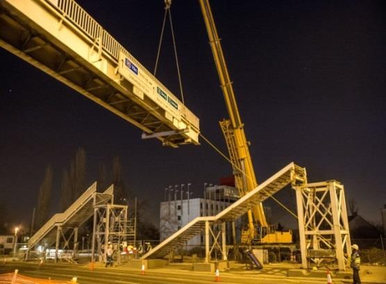 változatait. A 4-es metró kapcsolódó beruházásáról, az őrmezői csomópont építéséről Bertalan Csaba (Főmterv Zrt.) és Horváth Ferenc (Swietelsky Magyarország Kft.) beszéltek.