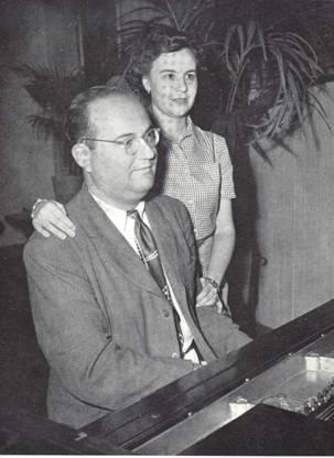 előadást tartottak. 1940-ben találkozott New Yorkban későbbi feleségével, Rendy Lili magyar újságírónővel.