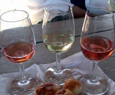 Nemzetközi borverseny Garamkövesdi bor az abszolút győztes November 17-én, a párkányi kultúrházban tartották meg az Ister-Granum Eurorégió nemzetközi borversenye idei évfolyamának ünnepélyes