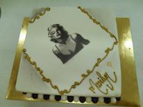 MARILYN MONROE TORTA Tejszínes-gesztenyés, meggy,