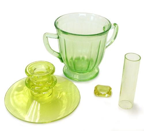 Urán tartalmú üvegárú (pohár, váza) 1958-1978 USA: legalább 4 160 000 db üveg