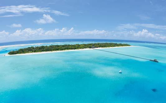 Maldív-szigetek Holiday Island Resort & Spa A sziget mérete 700x140 m, Male repülôtértôl a légi transzfer (belsô repülô+gyorshajó) kb.
