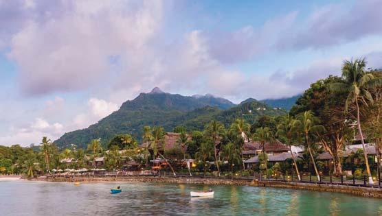 Le Meridien Fisherman s Cove + Mahé A szálloda a 3 kilométer hosszú, homokos Beau Vallon strand