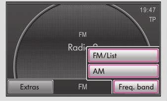 RADIO területválasztó gomb 13 RADIO területválasztó gomb Rádió üzemmód A rádióadók behívása Nyomja meg ismét a RADIO területválasztó gombot a frekvenciatartományba váltáshoz.