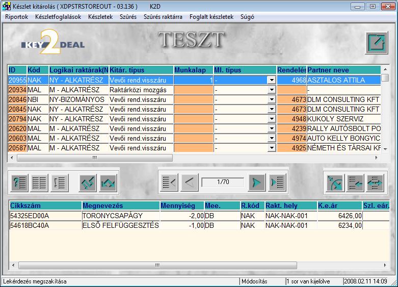 1. Bevezetés 1. ábra A Készlet kitárolás nevű ablak két részből áll: Az ablak felső része 15 oszlopból áll: ID: a kitárolás azonosító száma. Kód: a kitárolt alkatrész raktári kódja.