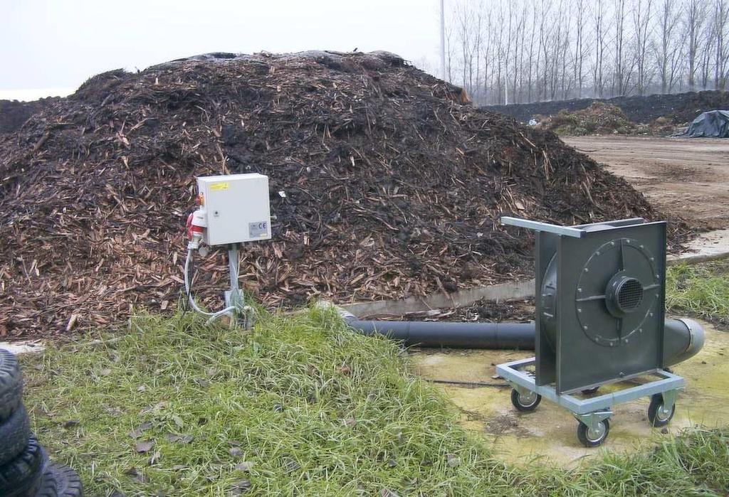 Komposztálási technológiák és rendszerek Az előkezelő térre történik a szerves hulladékok beszállítása, valamint a