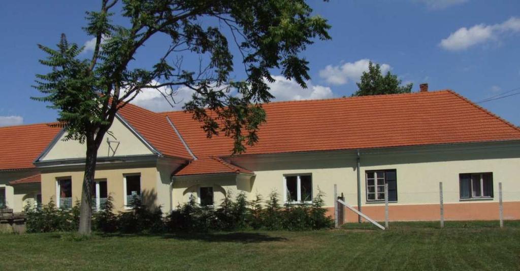 Az ÁMK, vagyis az Ostffyasszonyfai Petőfi Sándor Általános Művelődési Központ magába foglalja az