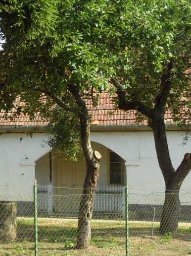 jól használható szerkezeti elem megőrzése, vagy akár új