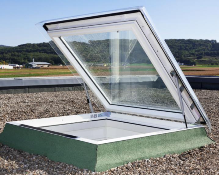 Energiatakarékos hőszigetelő üvegezés Védőkupola Karbantartást nem igénylő felületek Tető hajlásszöge 0 és 15 közötti hajlásszögű tetőkbe építhető be Anyagok Extrudált PVC Üveg, ragasztott belső