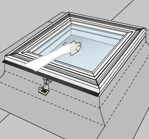 2014 VELUX Group A VELUX és a VELUX logó a VELUX Cégcsoport engedélyével használt bejegyzett védjegyek Tisztítás és karbantartás A