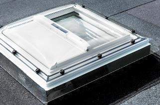 épületeknél, amelyeknek a tetején gyakran járnak átlátszó és átlátszatlan változatban is kapható Fehér PVC-profilok NCS szabvány
