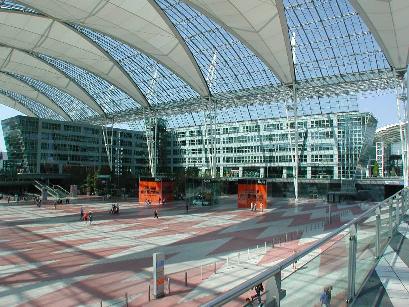 A München-i repülőtér forgalmi viszonyinak alakulása Jelenleg 27 millió utas a repülőtéren, Évente 10 %-os