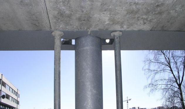 DELTABEAM 1.1 Szerkezeti viselkedés 1.1.1 Építési állapotok A kitöltő beton megszilárdulása előtt a DELTABEAM acél tartóként viselkedik.