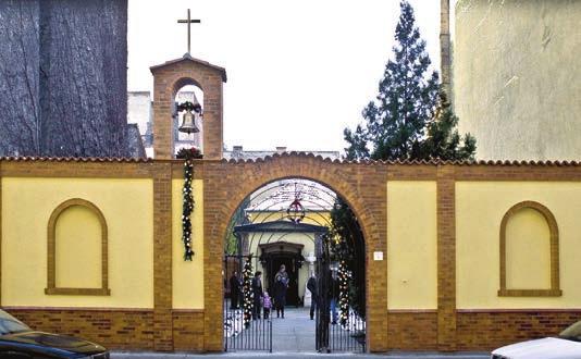 688 PESTI-DÉLI ESPERESKERÜLET 1. kép. Szent Rita-templom bejárata (J. E.) Megkezdôdött a ház-apostoli rendszer megszervezése, melynek eredményeként a lelkészség területén levô valamennyi házban sikerült ház-apostolt találni.