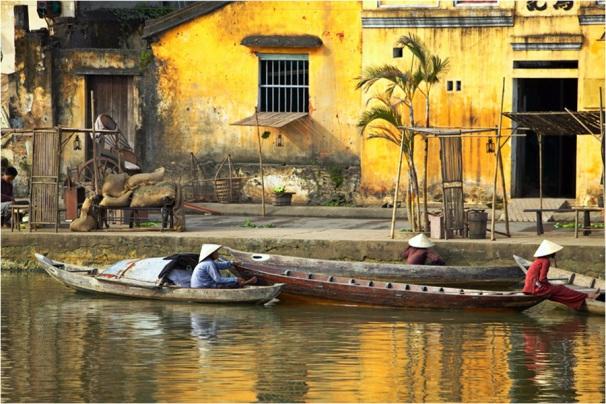 szórakozási lehetősége felejthetetlen élményt nyújt. (Hoi An óvárosa egy ékszerdoboz) Hoi An egyike az öt UNESCO-világörökség részévé nyilvánított területeknek Vietnamban.