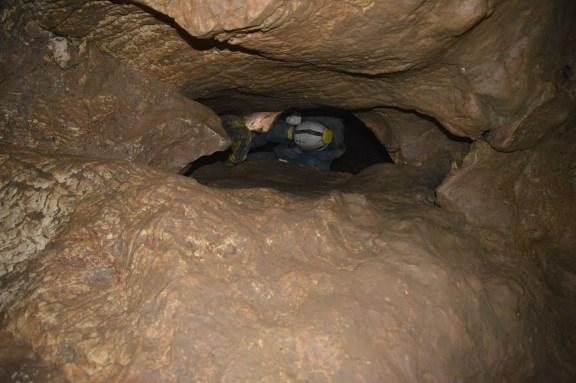 Az ásatási időszakban a Szelim-barlangot felkereső Vígh Gyula, majd Kessler Hubert, a feltételezhetően a helyiek által már régóta ismert Lengyel-barlangba is ellátogatott.
