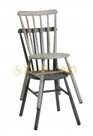 Kültéri vintage szék, koptatott felületű, kültéri használatra alkalmas étteremi terasz szék. Rakásolható kültéri szék.