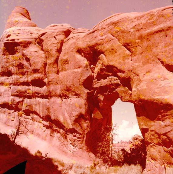 (Utah, Arches National Park).(E két kép nem a szerző felvétele).