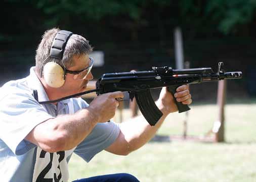 szervek dolgozói egyéniben AMD 7,62 gépkarabély, valamint Mossberg 12/70 puska és KGP-9 kombinált versenyben, P9RC férfi és női vegyes 72 párosban, illetve intézetenként csapatokban is indulhattak.