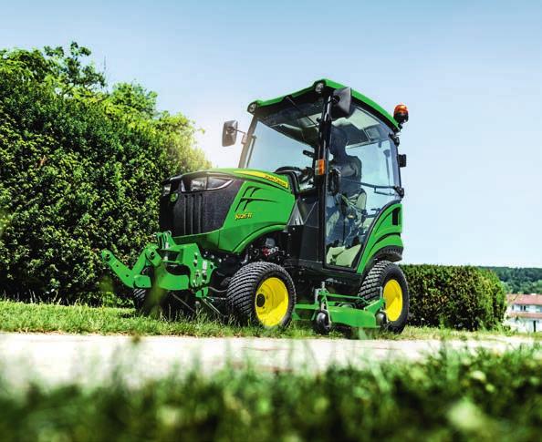24 1R SOROZAT ÉLVEZZE A LEHETŐSÉGEKET Az 1026R kompakt univerzális traktor tökéletes stabilitást és vezetési kényelmet nyújt, továbbá könnyen parkolható és tárolható.