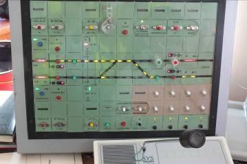 5. ábra: Az ideiglenes váltókörzetet vezérlő biztosítóberendezés kezelőpultja 1.9 Állomási adatok Tárnok állomás a 30a számú vasútvonal középállomása.