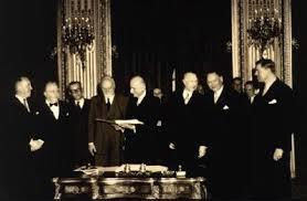 ESZAK A szerződés aláírása (Párizsi Szerződés). Az aláírt megállapodás 1952.