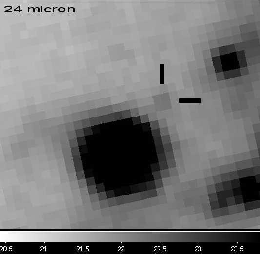 ): IRAC 3,6 µm (bal felső), 5,8 µm (jobb
